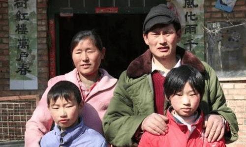 大衣哥女儿爆料了吗视频,揭秘家庭背后故事  第1张